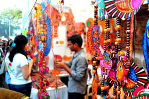 street-shopping-in-india1